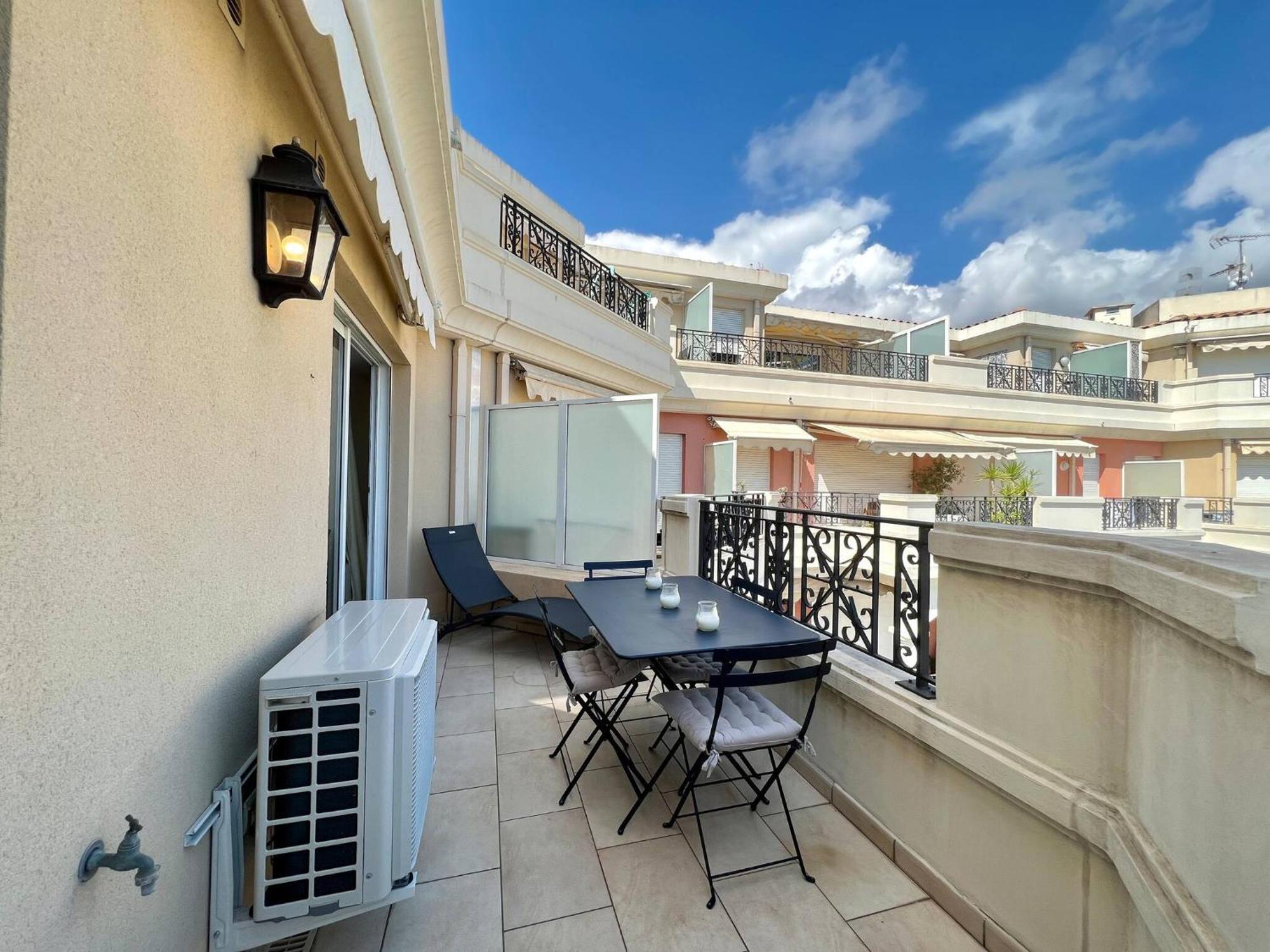 Apartment 'le Victoria Beach' Vue Plein Centre, Spacieux