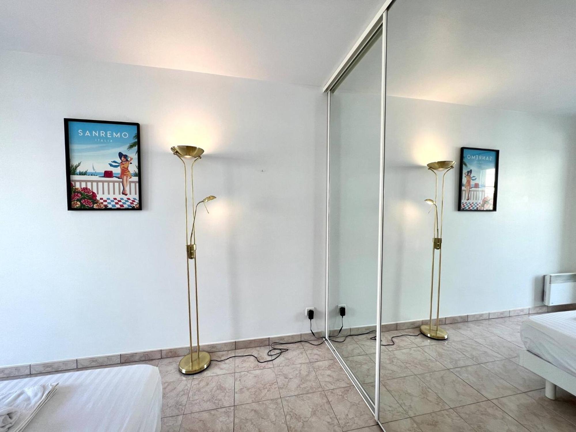 'le Victoria Beach' Vue Plein Centre, Spacieux Apartamento Menton