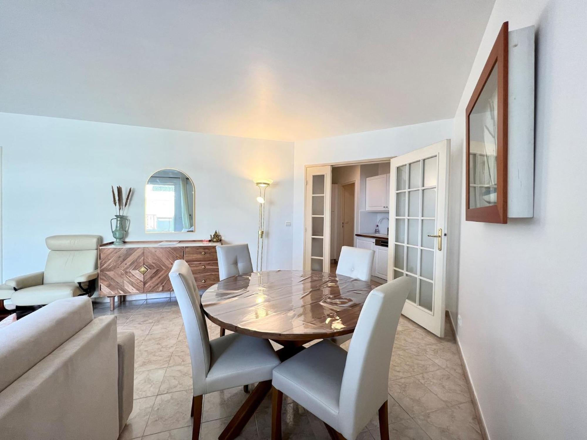 'le Victoria Beach' Vue Plein Centre, Spacieux Apartamento Menton
