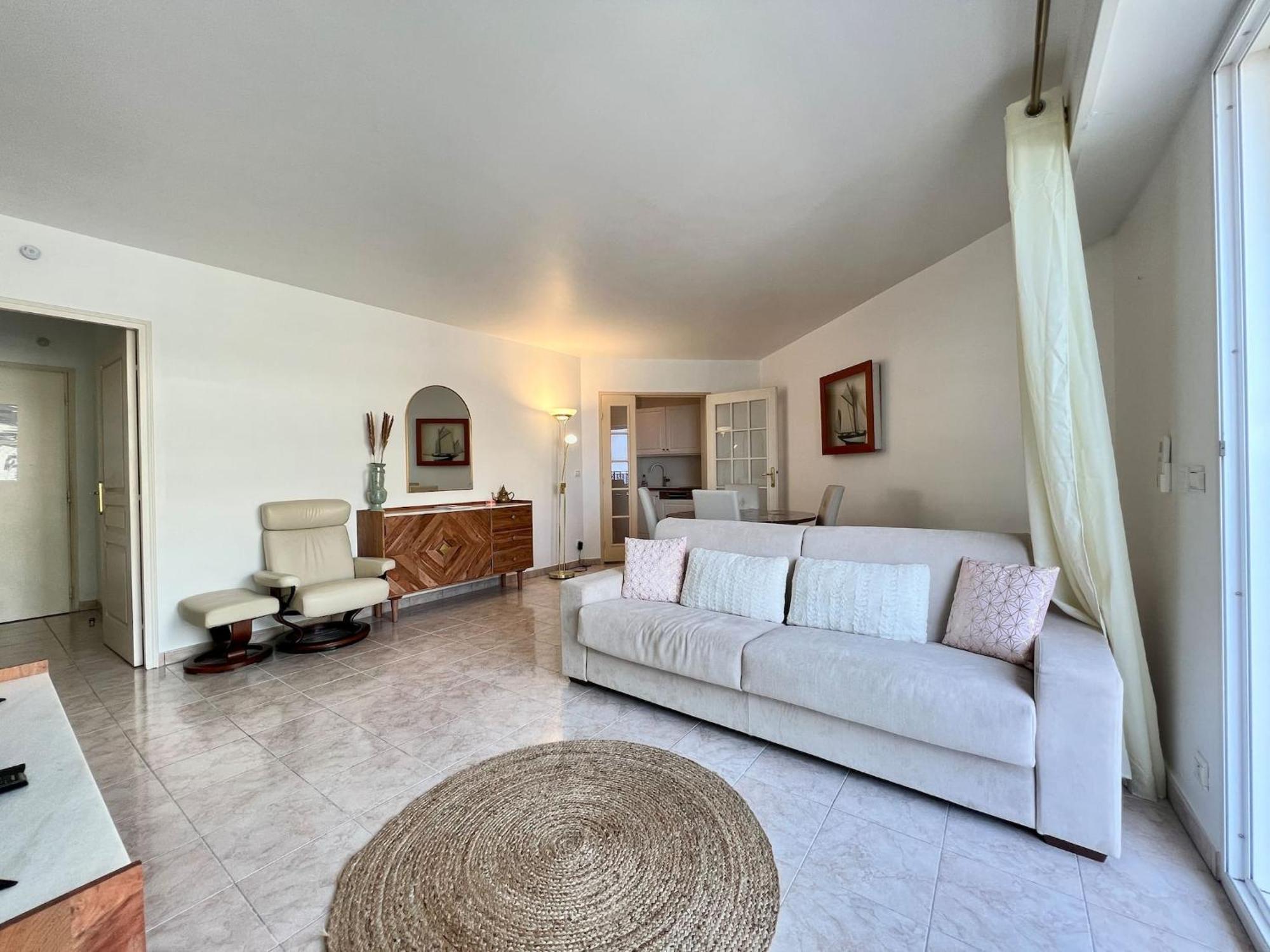 Apartamento 'le Victoria Beach' Vue Plein Centre, Spacieux Menton